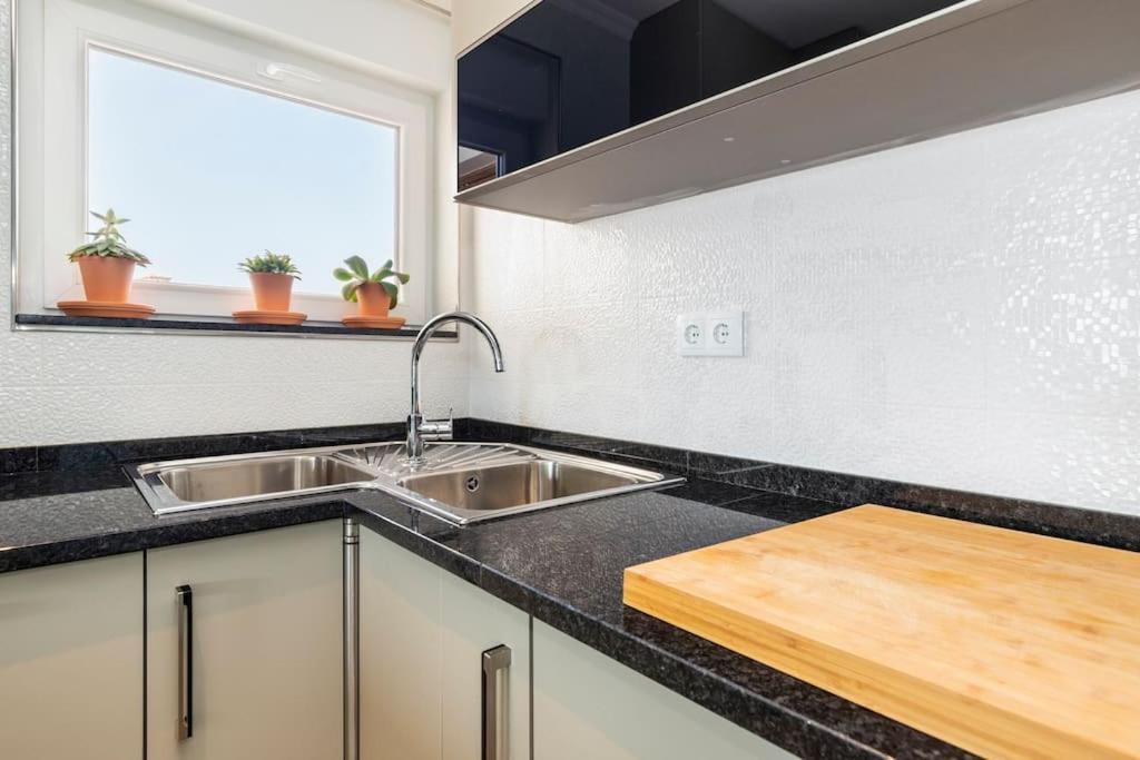 New Beach Flat With Top View - 3 Min To Sea In Luz Zewnętrze zdjęcie